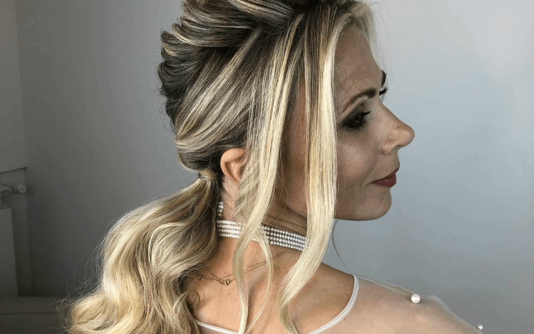Acconciatura Semiraccolto Invitata al Matrimonio: il Look Moda Affascinante